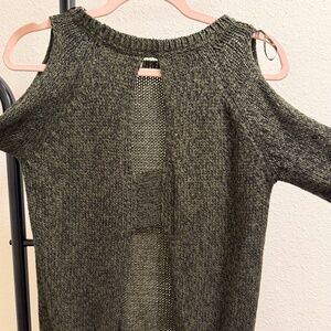 Cotton by RD, Open back/cold shoulder green acrylic sweater, size x-small